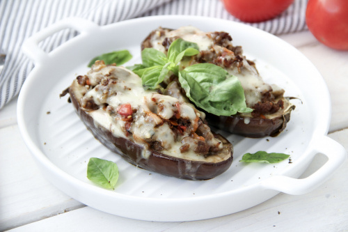 Баклажаны по-турецки с говяжьим фаршем и сыром гауда